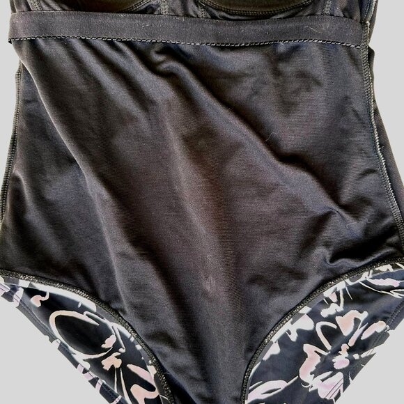 Hurley Swimsuit Small Petite SP Black White One Piece Floral Floral Beach Cruise - Picture 10 of 12